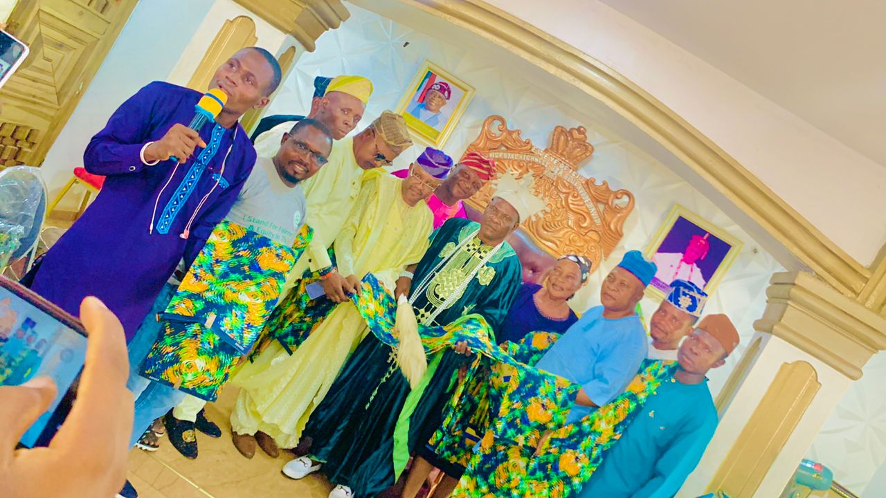 Isiu Monarch, Stakeholders, Residents Close Ranks For Development